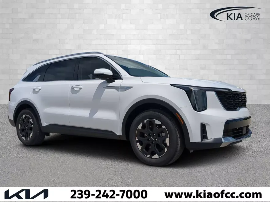 2025 Kia Sorento S photo 1