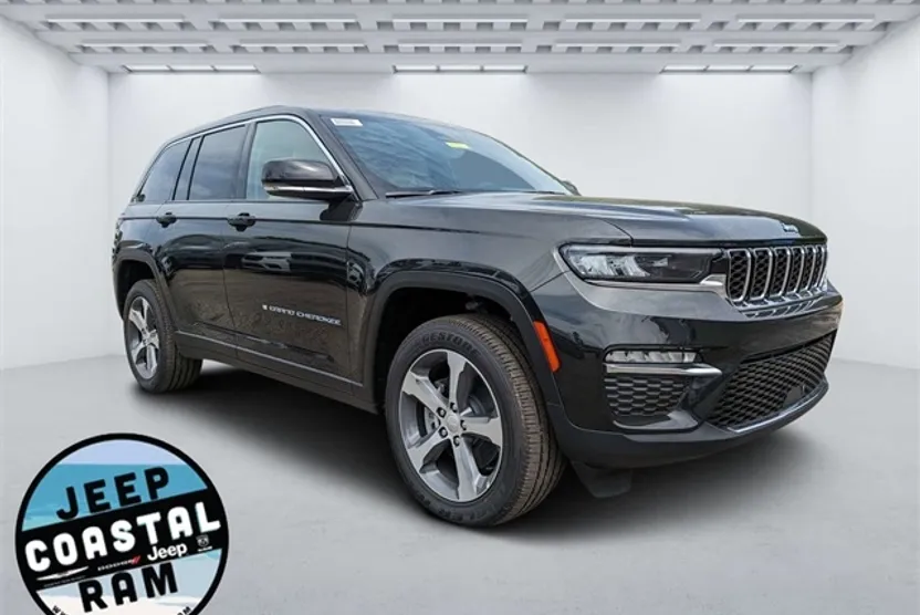 2024 Jeep Cherokee photo 1