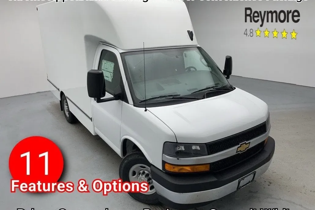 2024 Chevrolet Express Cutaway 3500 photo 1