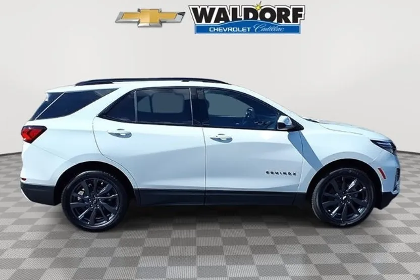 2023 Chevrolet Equinox RS photo 1