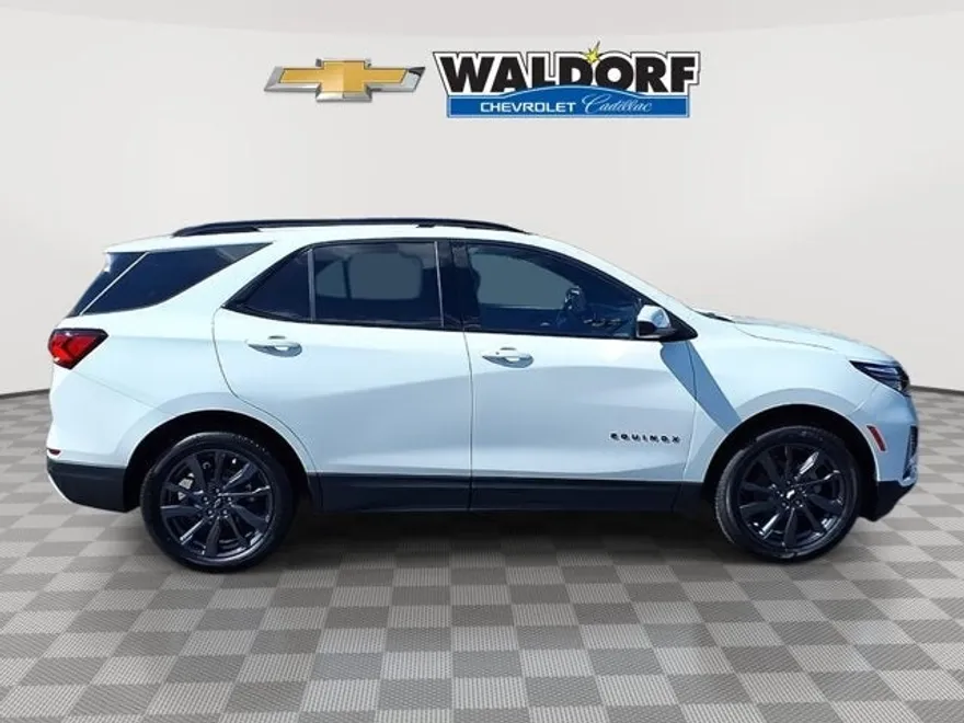 2023 Chevrolet Equinox RS photo 1