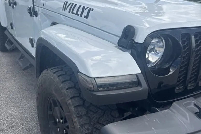 2022 Jeep Gladiator Willys photo 1