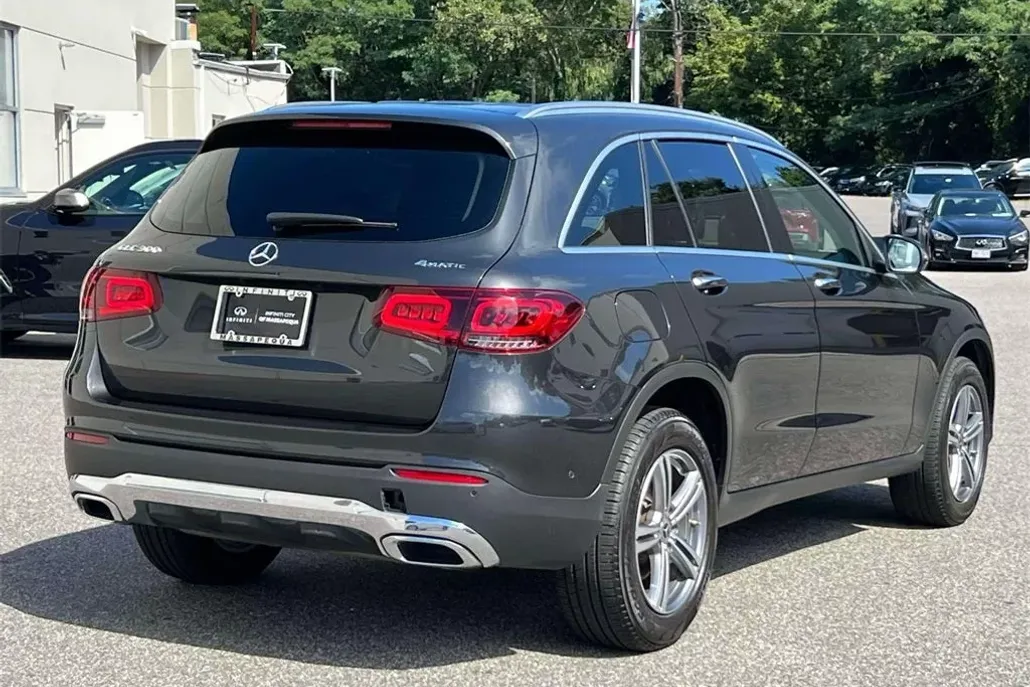 2021 Mercedes Benz GLC 300 photo 1
