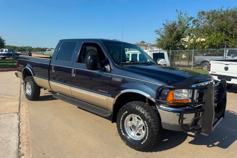 2000 Ford F-350 Lariat photo 1