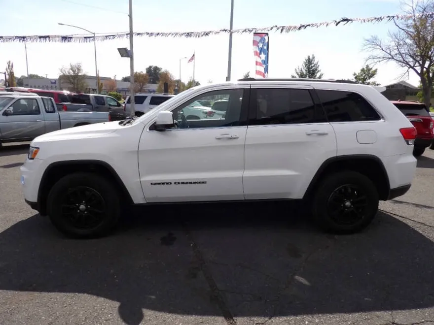 2019 Jeep Grand Cherokee Laredo E photo 1