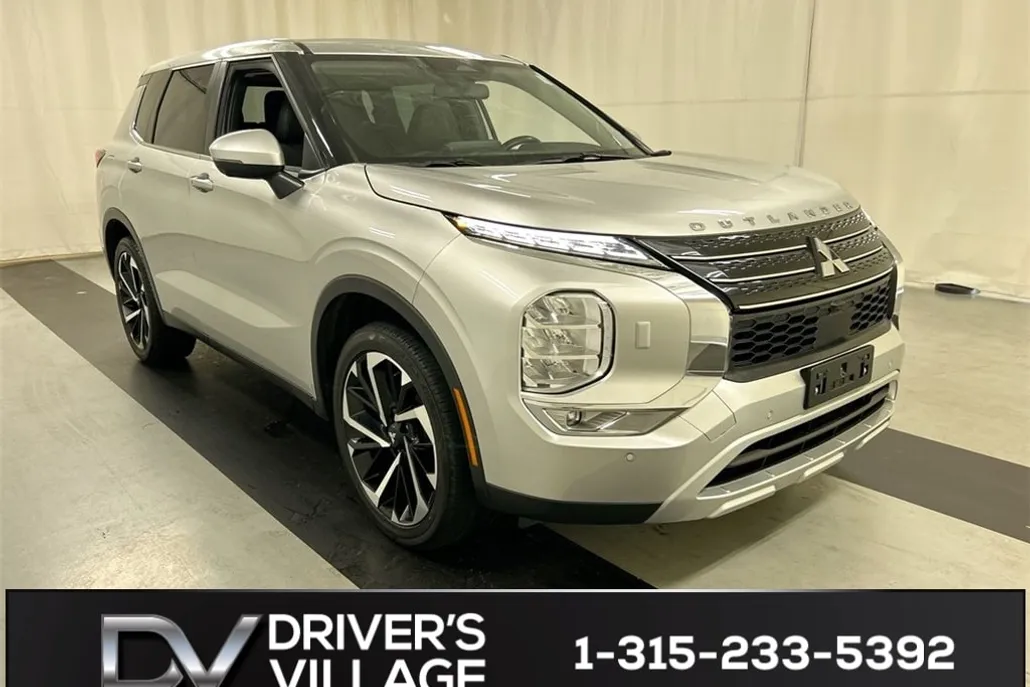 2022 Mitsubishi Outlander SE photo 1