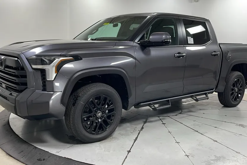 2026 Toyota Tundra SR5 CrewMax photo 1