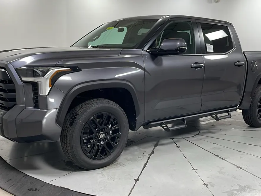 2026 Toyota Tundra SR5 CrewMax photo 1