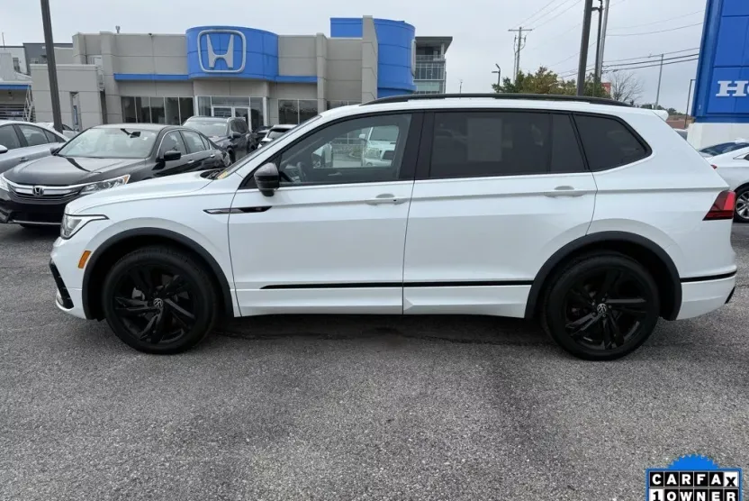 2023 Volkswagen Tiguan SE R-Line Black photo 1
