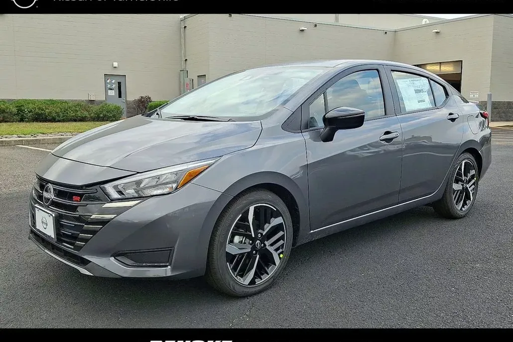 2025 Nissan Versa 1.6 SR photo 1