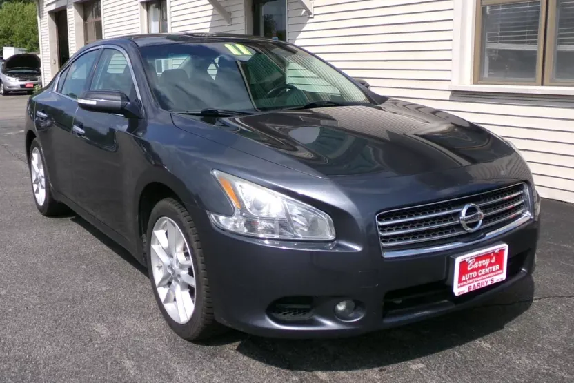 2011 Nissan Maxima SV photo 1