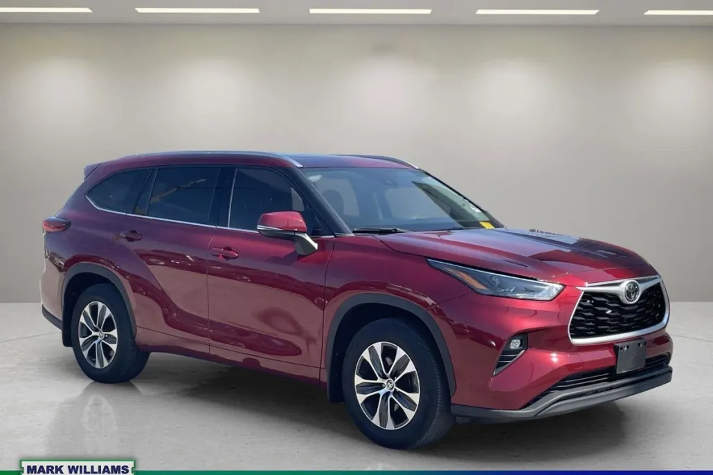 2022 Toyota Highlander XLE photo 1