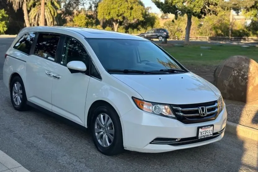 2015 Honda Odyssey EX-L photo 1