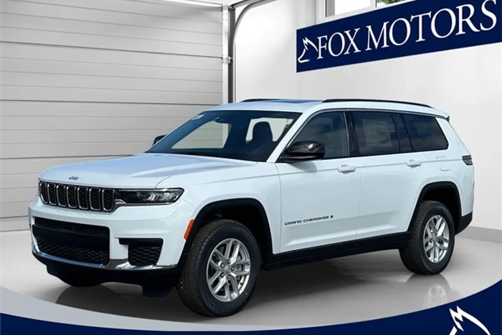 2025 Jeep Grand Cherokee Laredo photo 1
