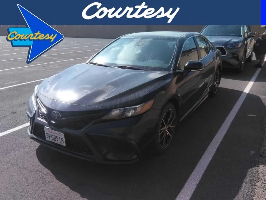 2023 Toyota Camry SE photo 1