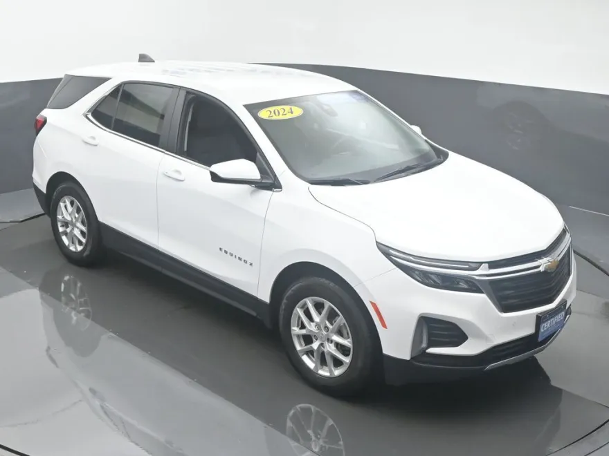 2024 Chevrolet Equinox LT photo 1