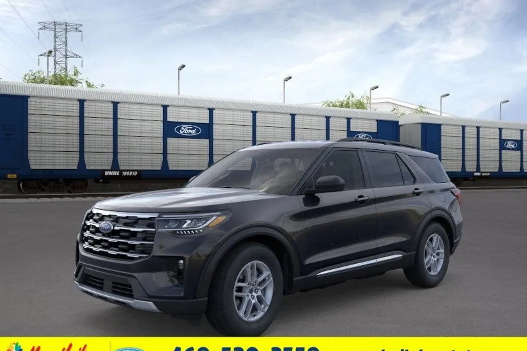 2025 Ford Explorer photo 1