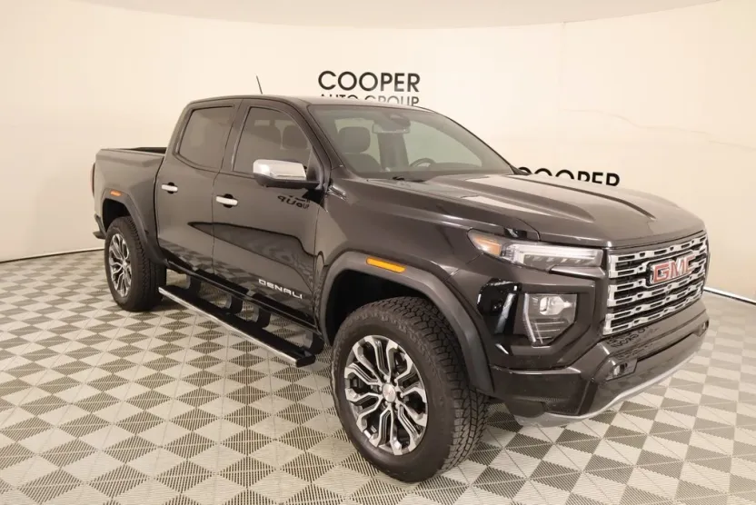 2024 Gmc Canyon Denali photo 1