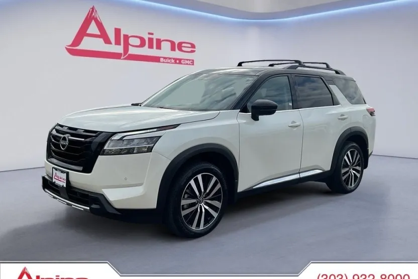 2024 Nissan Pathfinder Platinum photo 1