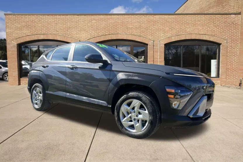 2024 Hyundai Kona SE photo 1