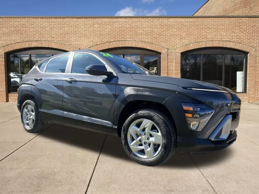 2024 Hyundai Kona SE photo 1