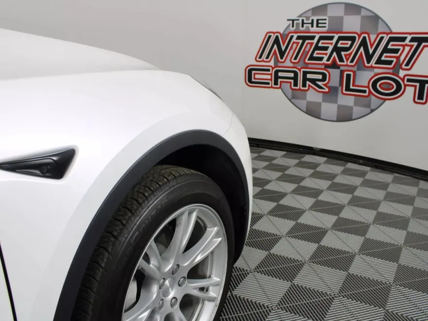 2020 Tesla Model Y Long Range photo 22