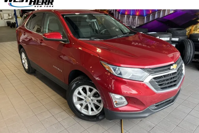 2019 Chevrolet Equinox LT photo 1