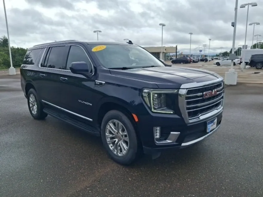 2023 Gmc Yukon XL SLT photo 1