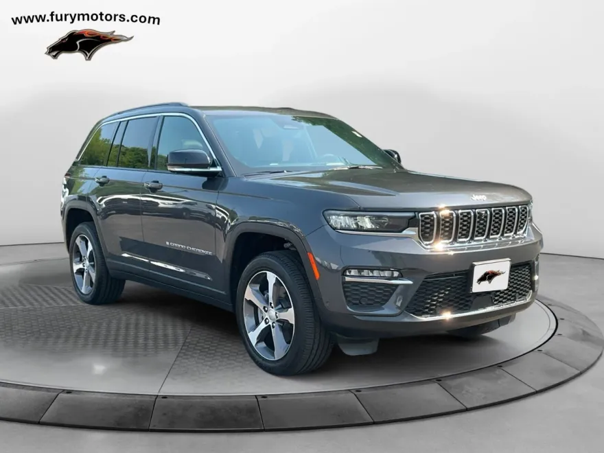 2024 Jeep Cherokee 4xe photo 1