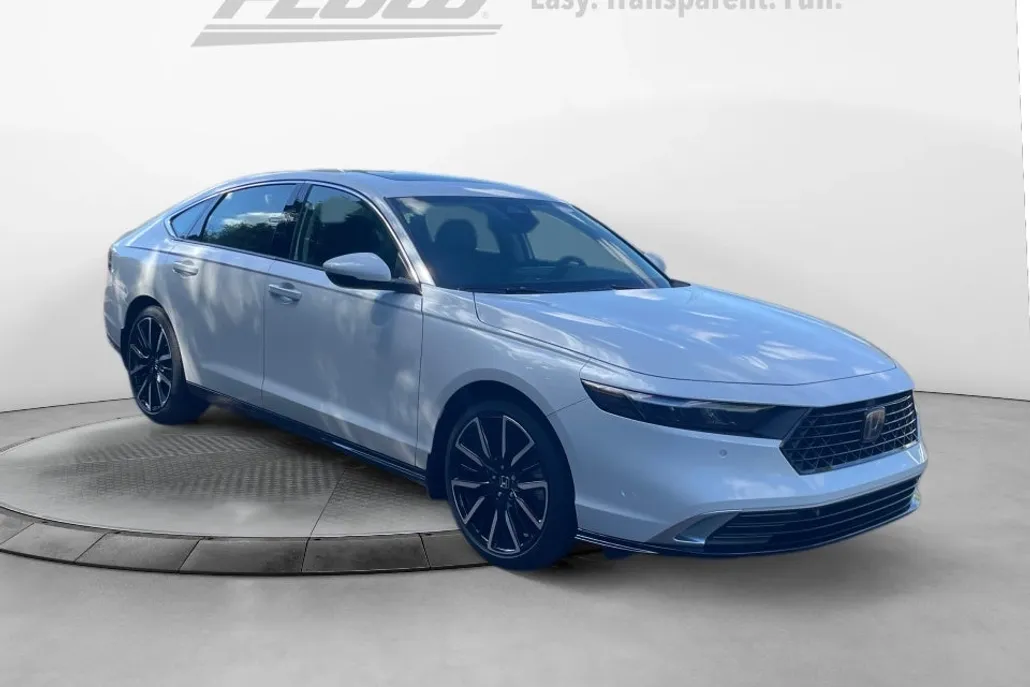 2025 Honda Accord Hybrid Touring photo 1