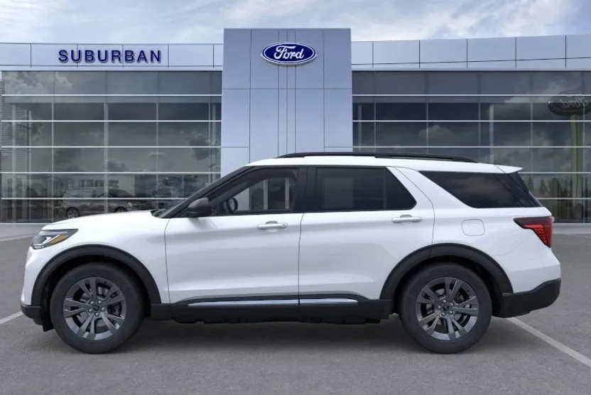 2025 Ford Explorer photo 1