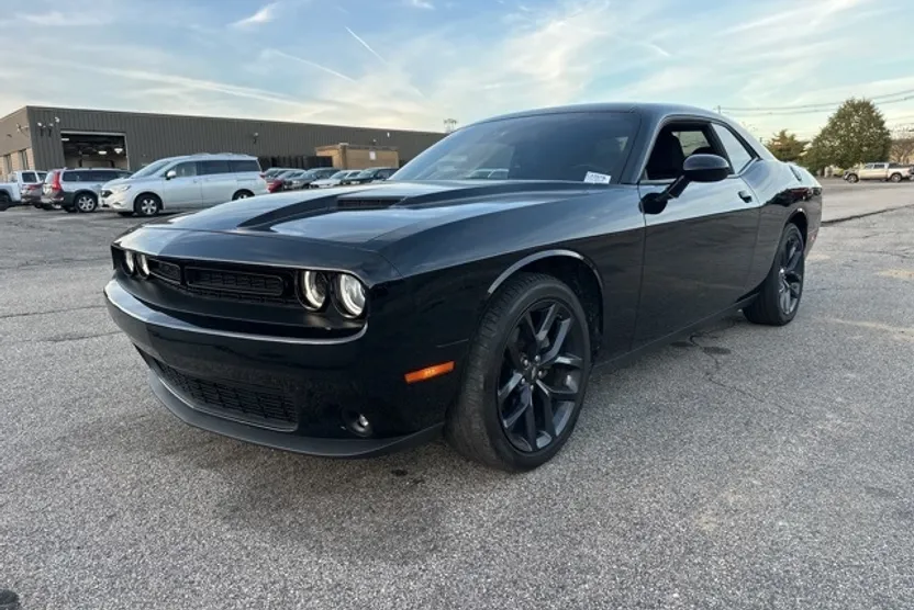 2023 Dodge Challenger SXT photo 1