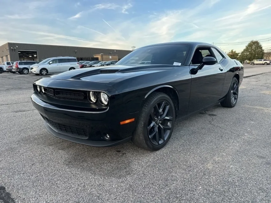 2023 Dodge Challenger SXT photo 1