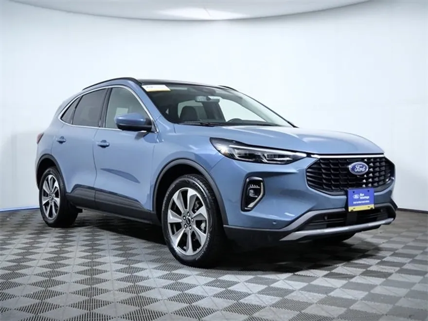 2023 Ford Escape Platinum photo 1