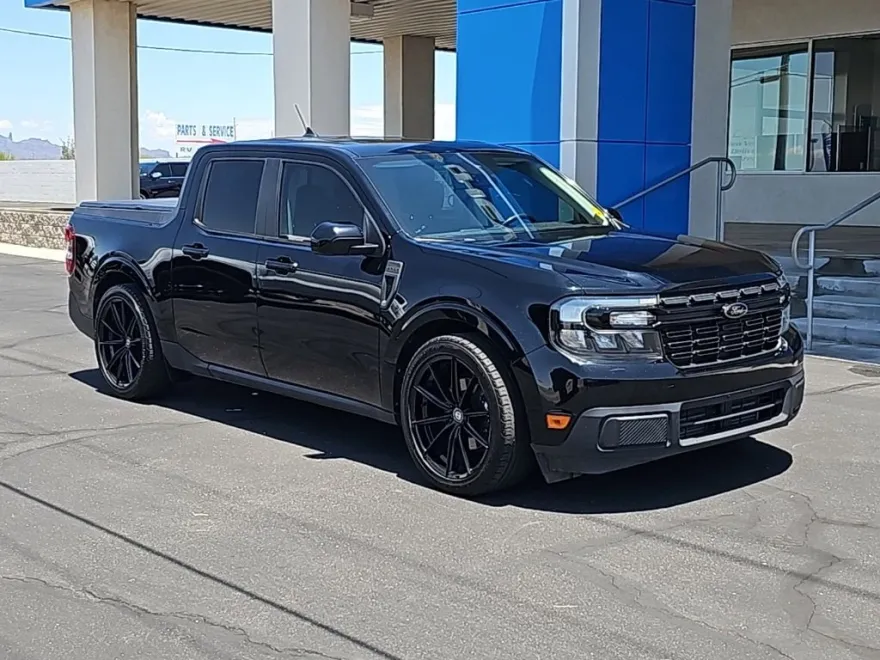 2023 Ford Maverick Lariat photo 1