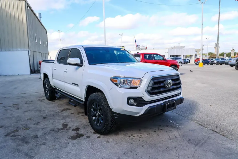 2023 Toyota Tacoma SR5 photo 1