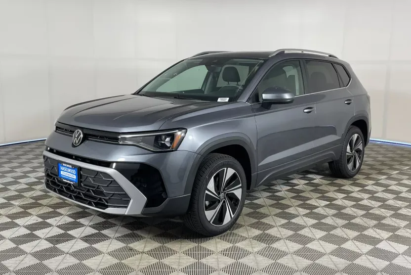 2025 Volkswagen Taos SE photo 1