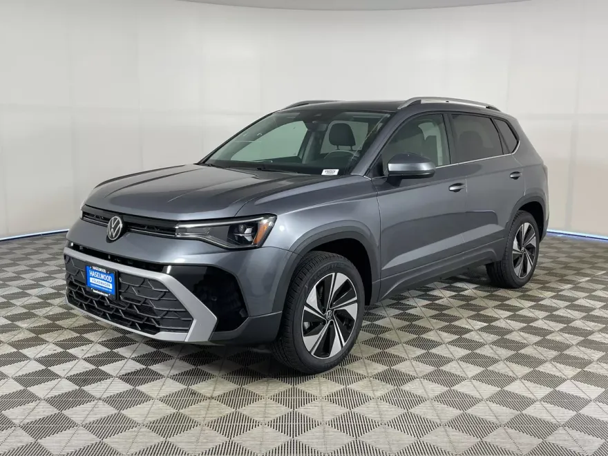 2025 Volkswagen Taos SE photo 1