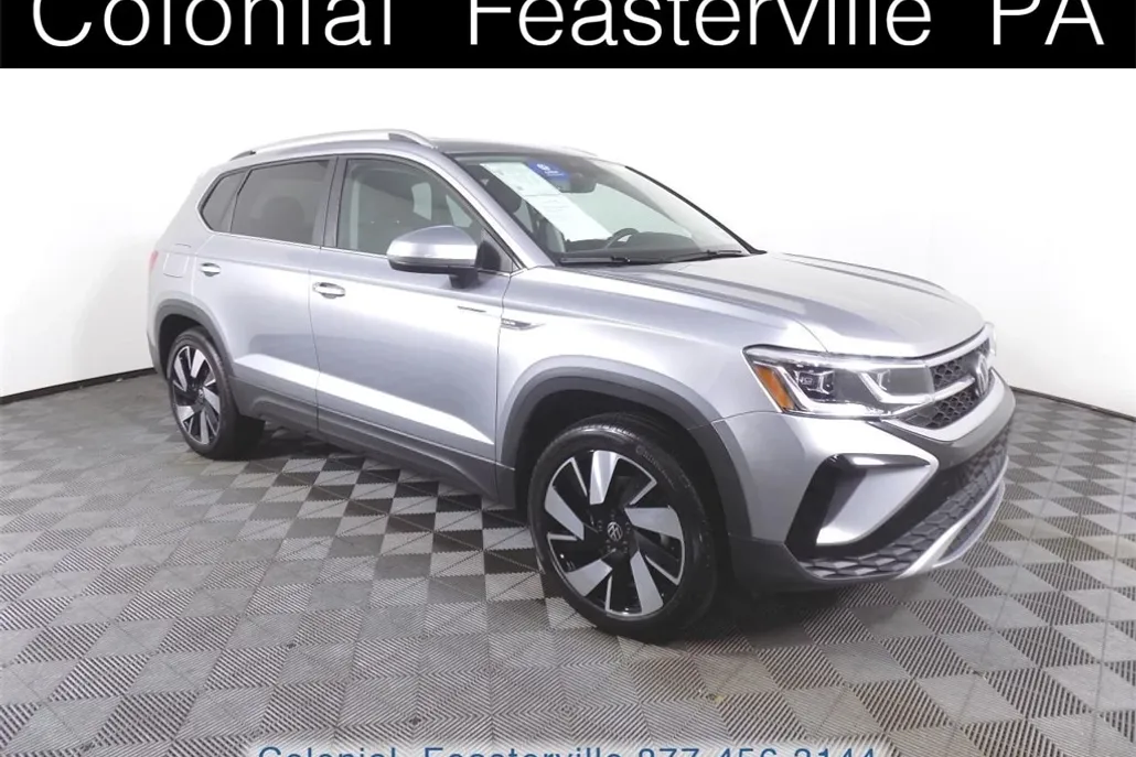 2024 Volkswagen Taos SEL photo 1