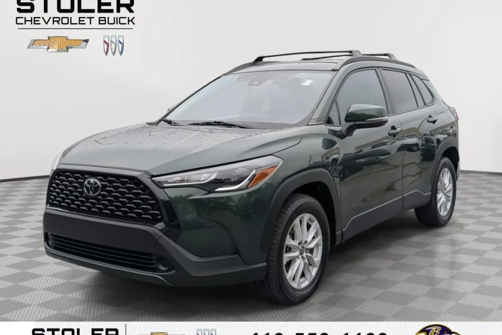 2022 Toyota Corolla Cross LE photo 1