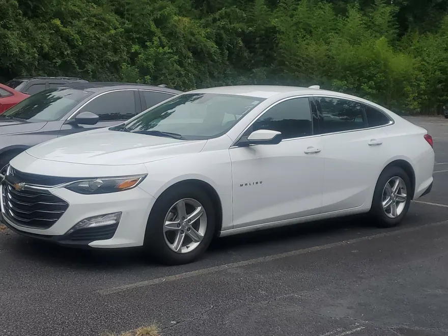 2024 Chevrolet Malibu 1LT photo 1