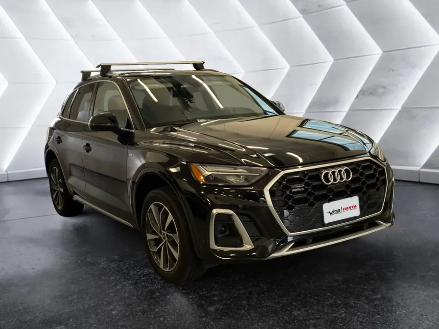 2024 Audi Q5 45 S line Premium photo 1
