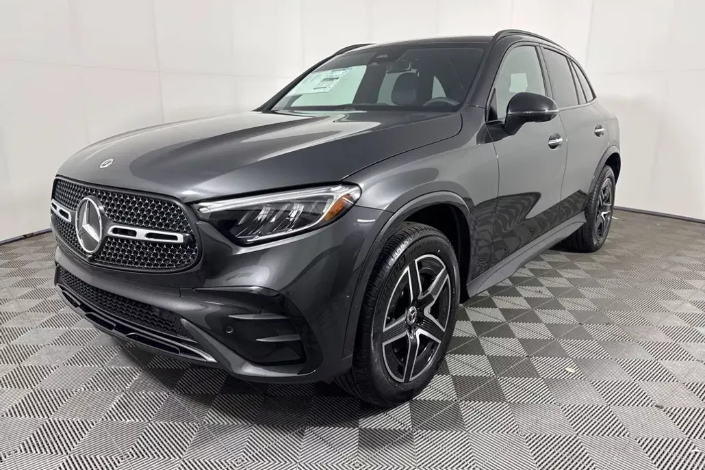 2026 Mercedes Benz GLC 300 4MATIC photo 1