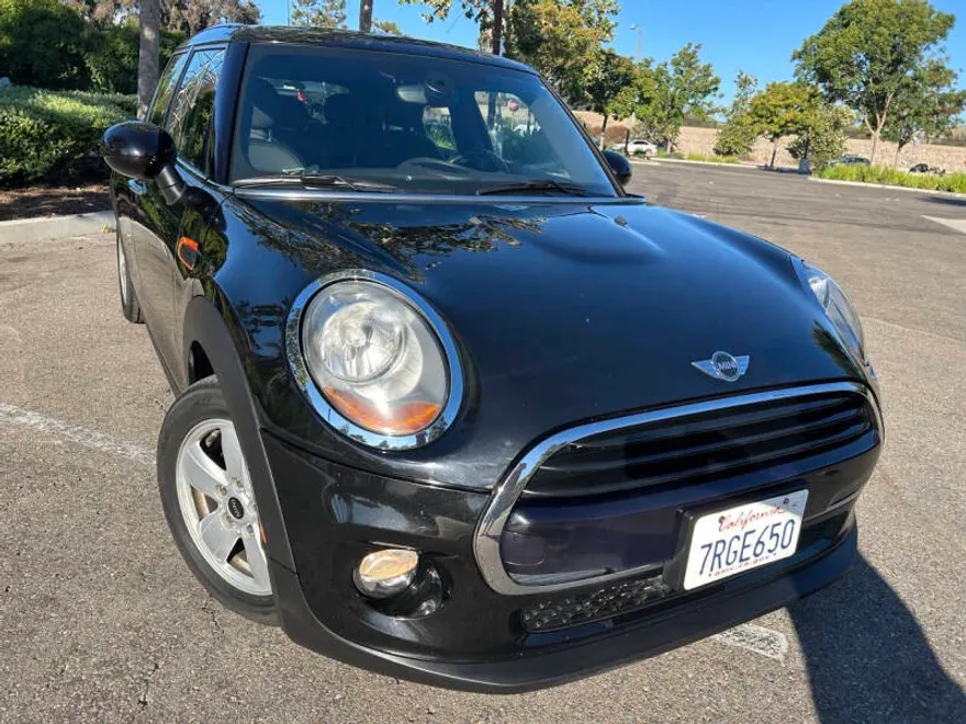 2016 Mini Cooper 4 Door Hardtop photo 1