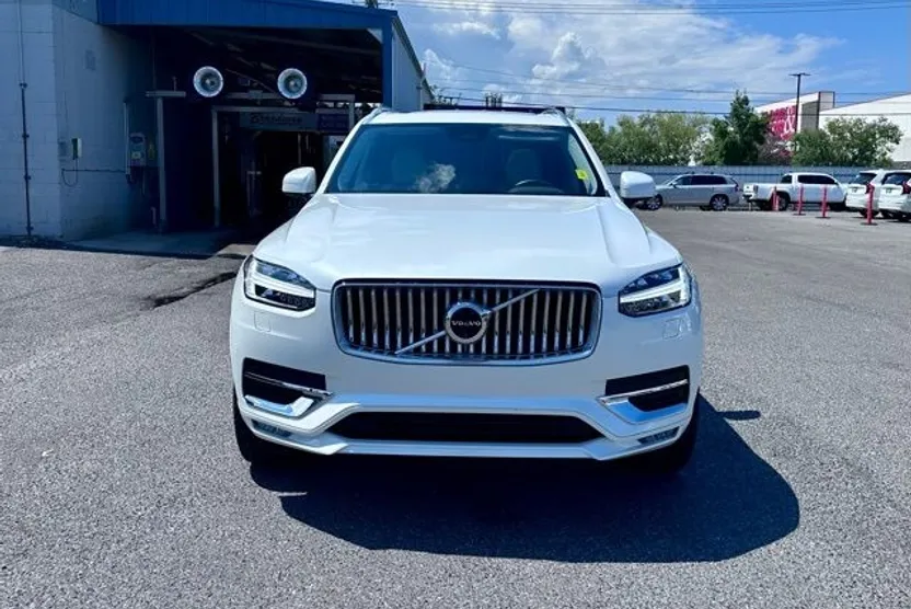 2024 Volvo XC90 B5 Plus photo 1
