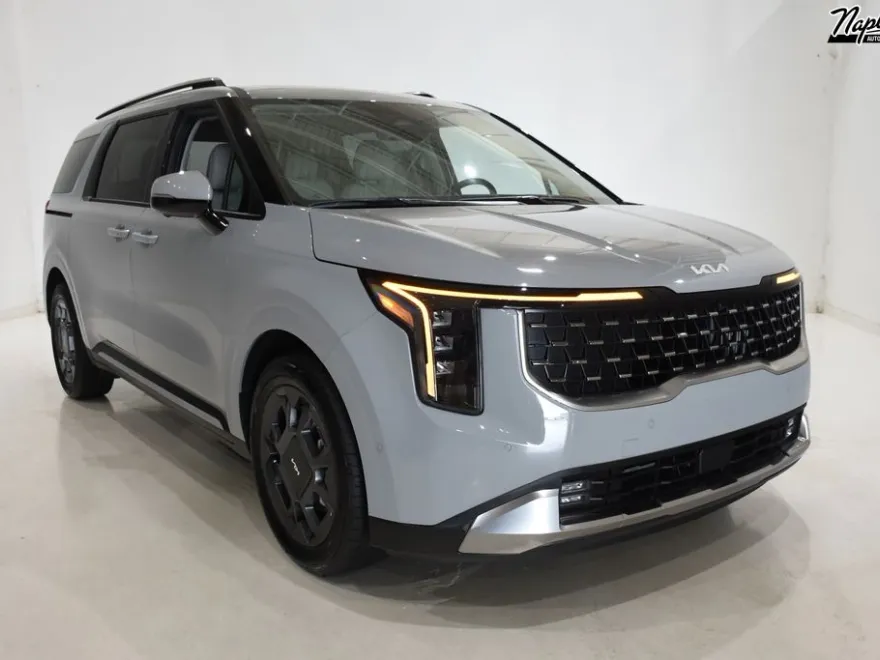 2026 Kia Carnival SX photo 1