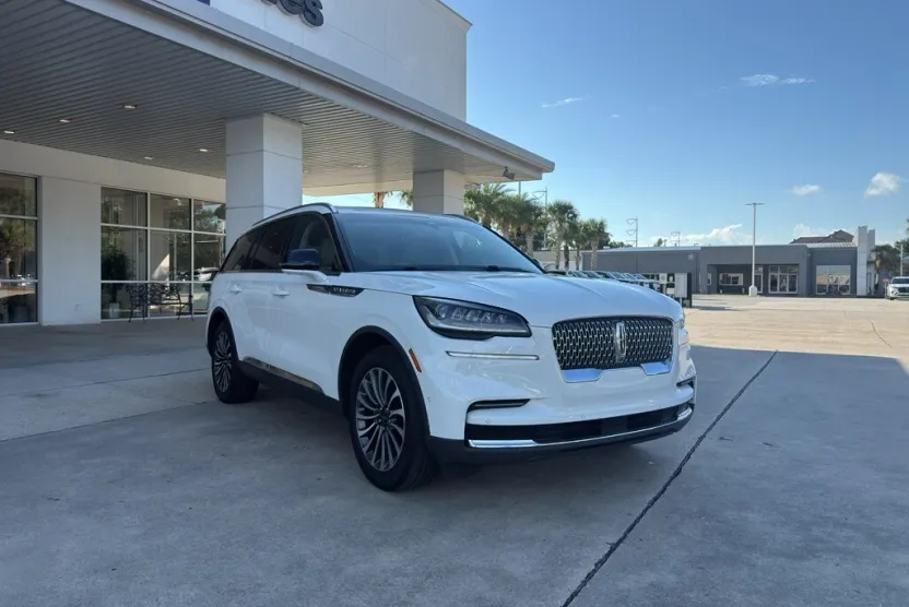 2023 Lincoln Aviator Reserve photo 1