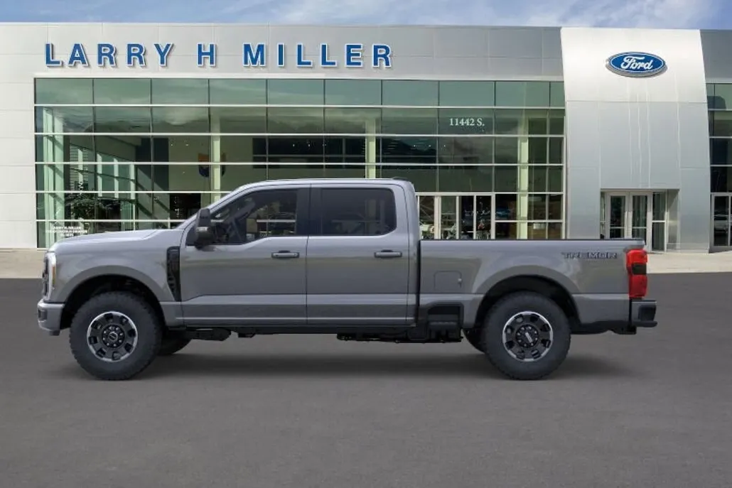 2026 Ford F-250 Lariat photo 1