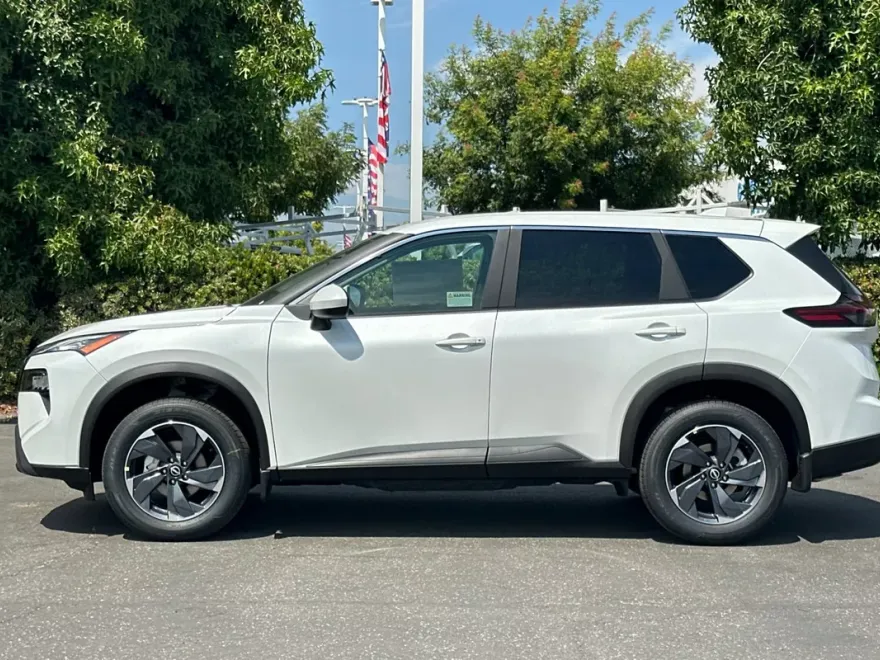 2026 Nissan Rogue SV photo 1