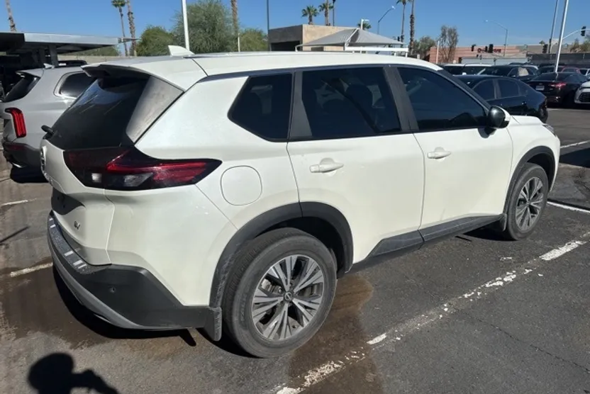 2023 Nissan Rogue SV photo 1